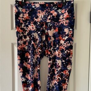 Old navy active wear, multicolor, back pocket, full length leggings